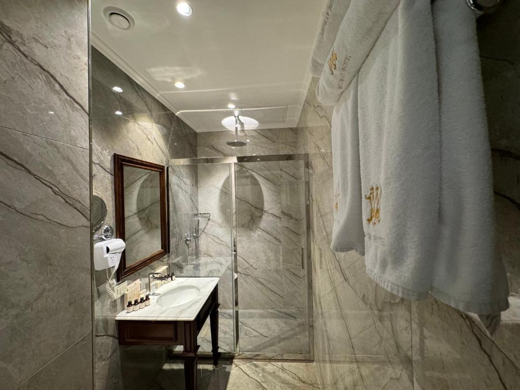 هتل میدوی باکو